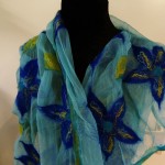 zijden-sjaal-blauwe-bloemen